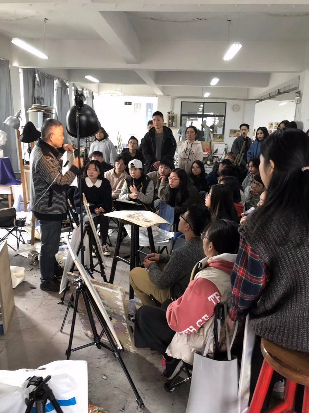 中国美术学院附中方正老师速写课堂