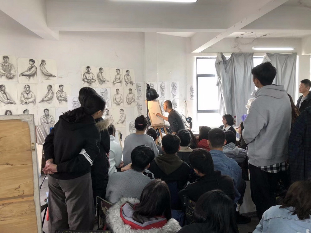中国美术学院附中方正老师速写课堂