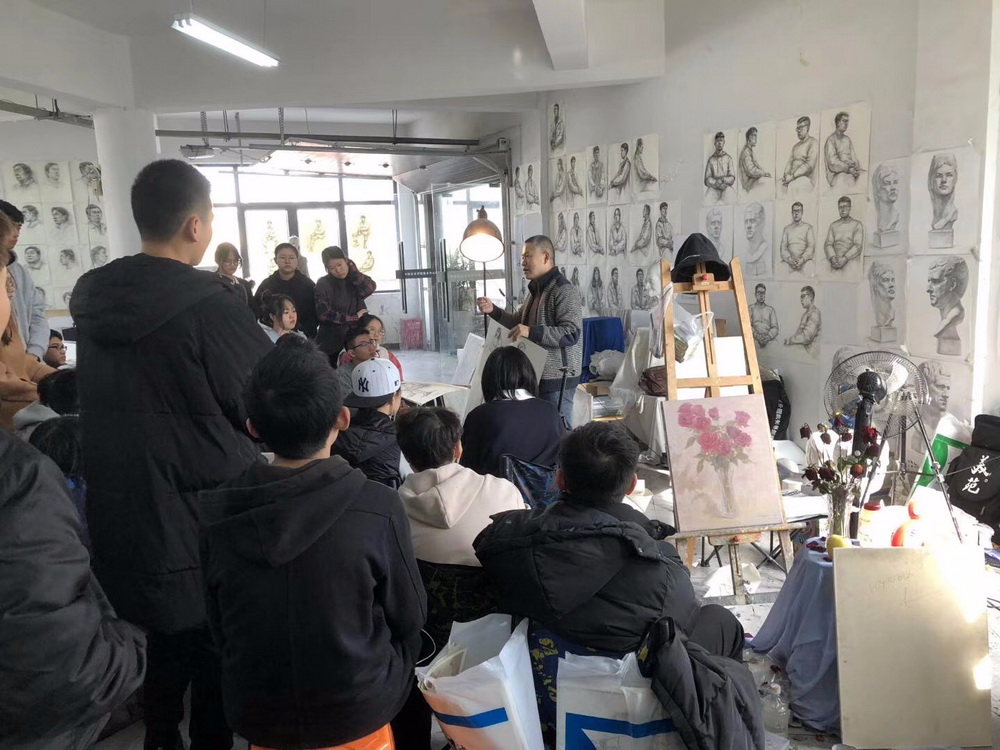 中国美术学院附中方正老师速写课堂