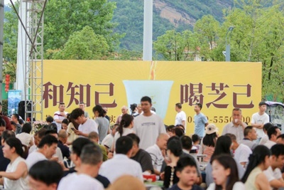 一杯老枞水仙香引八方客，武夷山首场斗茶赛促产销